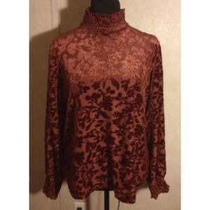 Maurices Women's Size Large Wine Colored Floral Top
